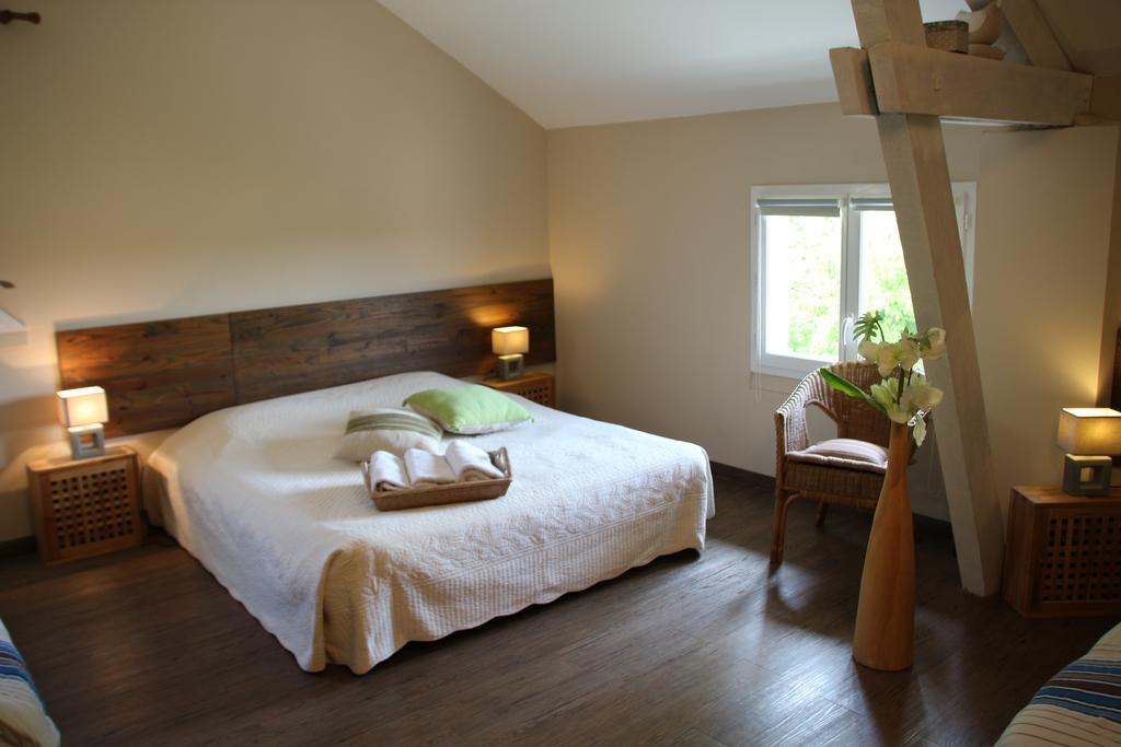 Chambres D'Hotes Domaine De Compostelle Casteide-Candau Esterno foto
