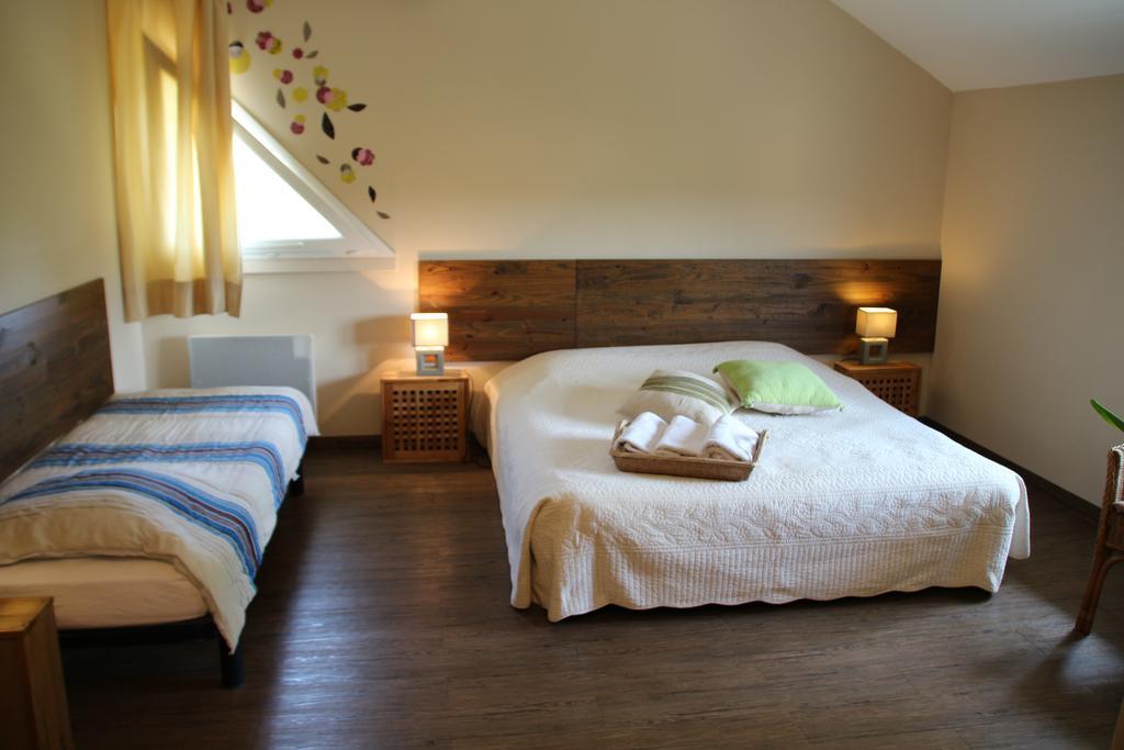 Chambres D'Hotes Domaine De Compostelle Casteide-Candau Esterno foto